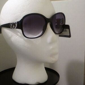Women's Foster Grant Black Frame  Hearts Sunglasses